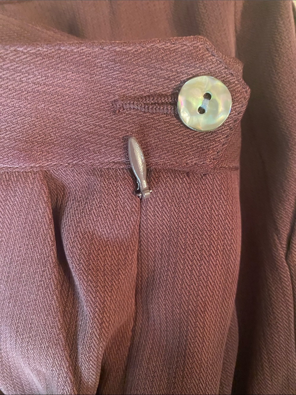 Tommy Bahama size 6 100% silk cropped pants - Picture 2 of 4